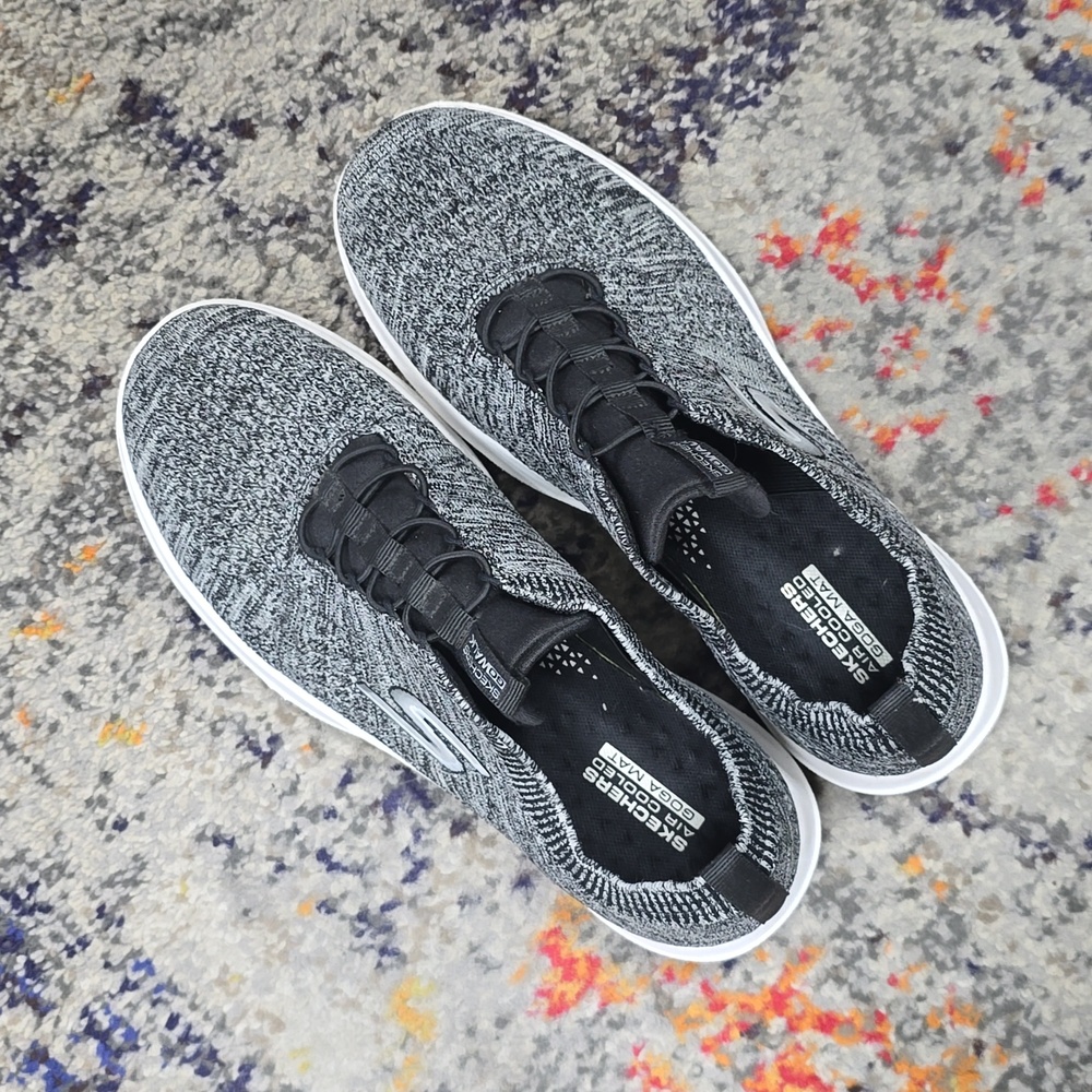 Womens Skeckers Goga Mat
